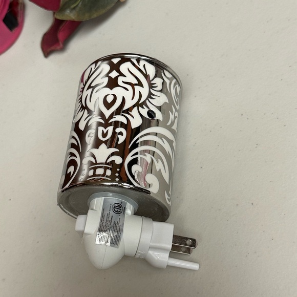 Celebrating Home Night light or Fragrance warmer Florence Plug in - Picture 9 of 14